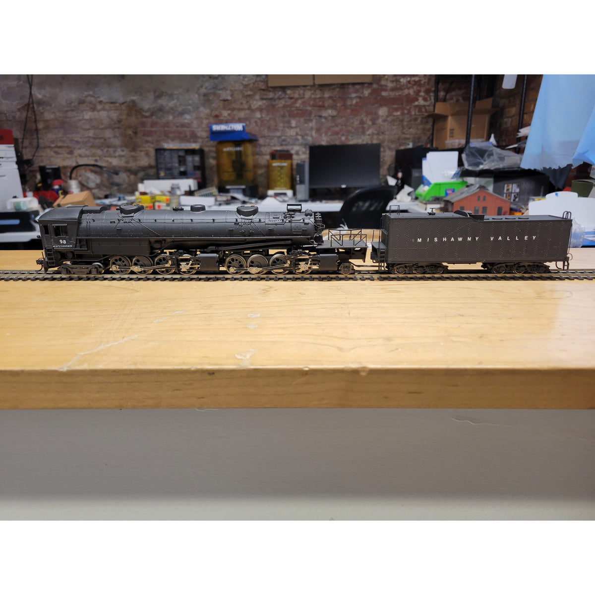 Pre-Owned AHM/Rivarossi  Steam Locomotive - HO Scale - 4-8-8-2 Cab Forward 60K