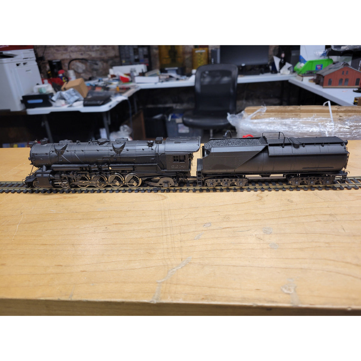 Pre-Owned AHM/Rivarossi  Steam Locomotive - HO Scale - 2-10-2 S1 475K